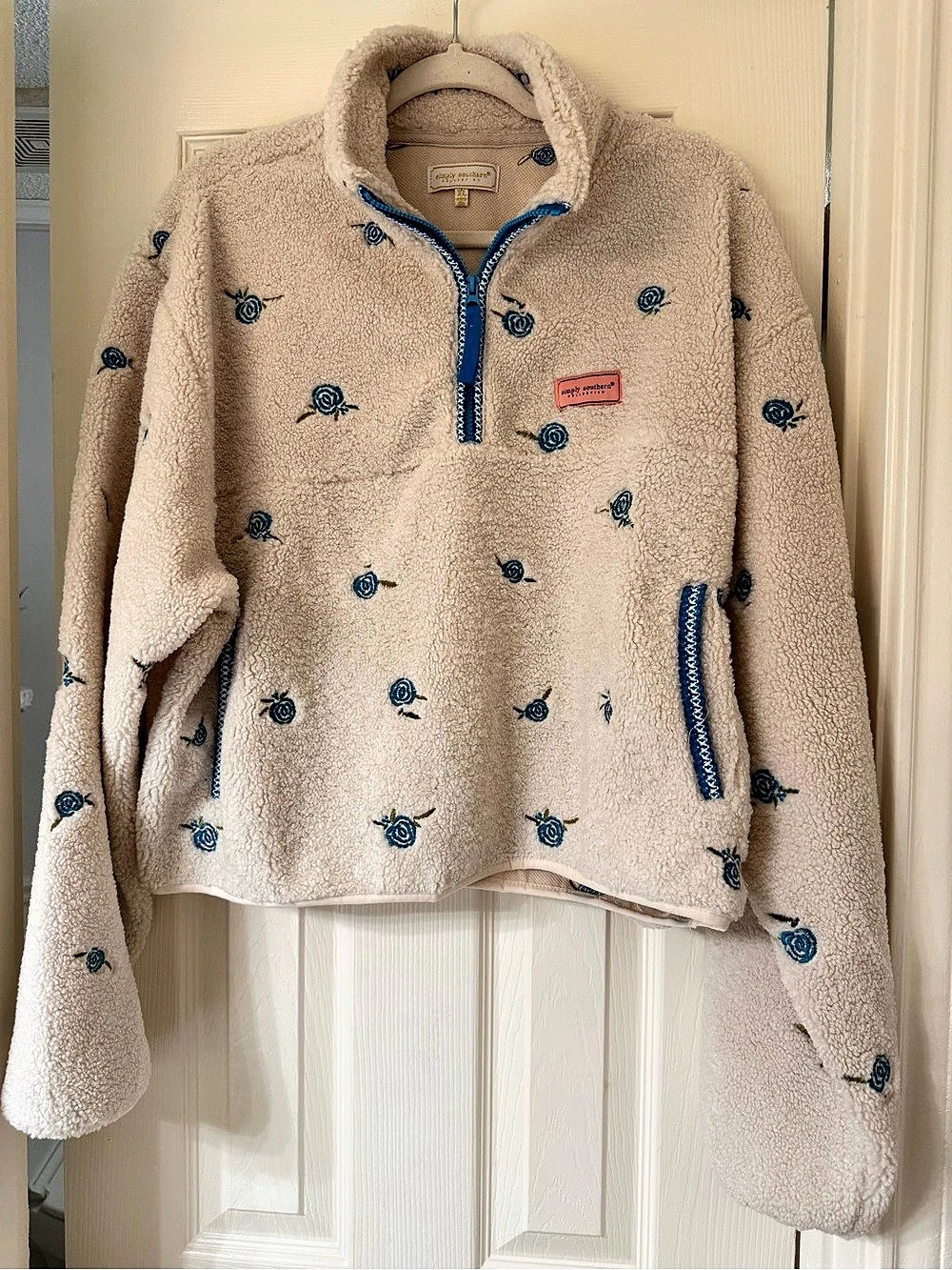 Simply Southern Blue Rose Sherpa Pullover Teddy Fleece Pullover in Cream & Blue